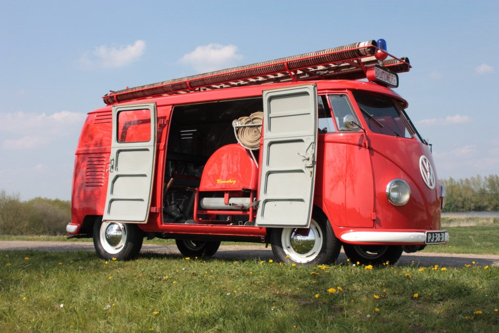 1956 brandweerbus, eigenaar Mario.