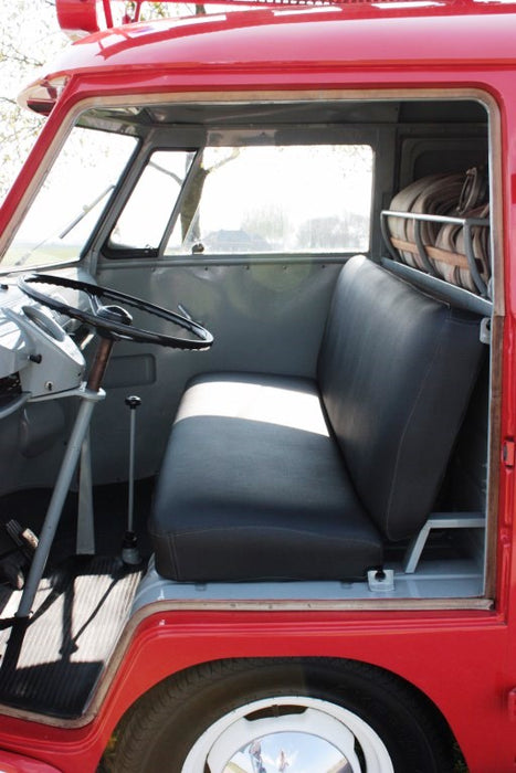 1956 brandweerbus, eigenaar Mario.