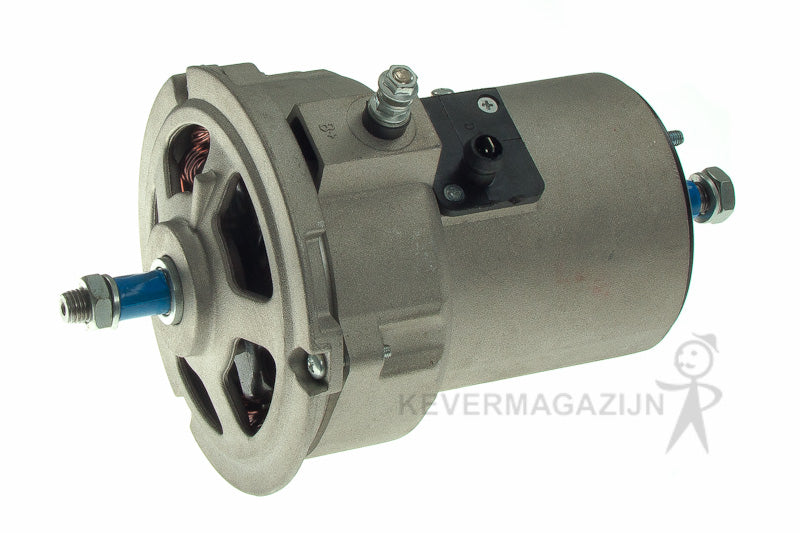 Dynamo wisselstroom 12 Volt 55 Ampère. — Kevermagazijn